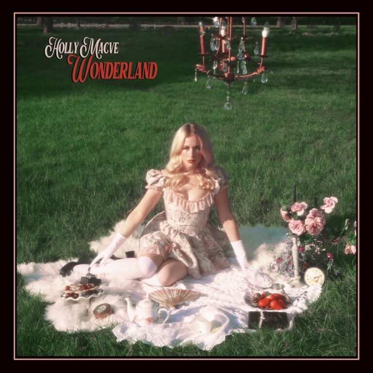 Holly Macve - Wonderland album cover